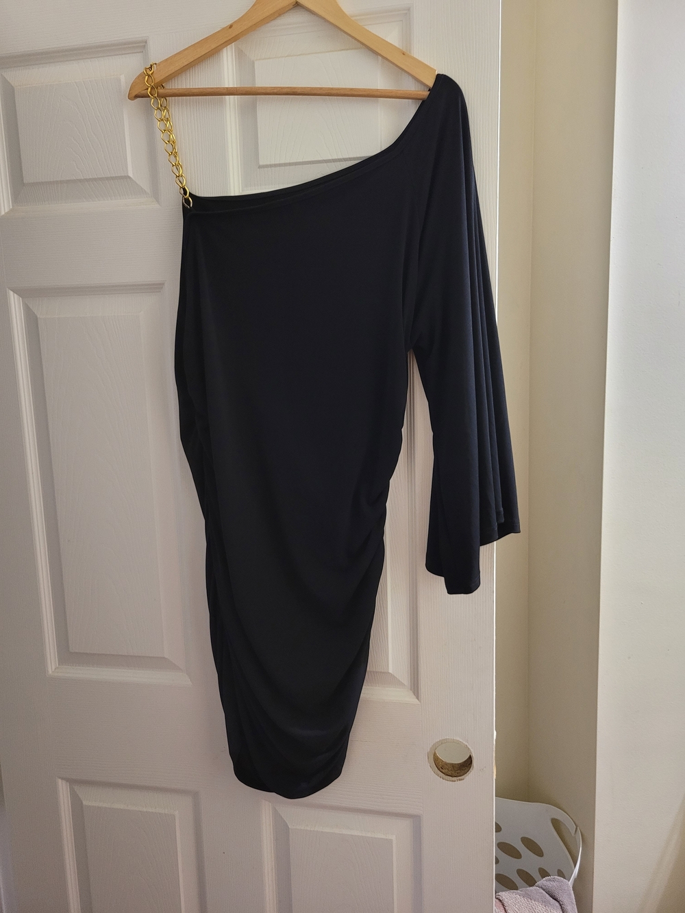 One-Shoulder Black Chain-Detail Women's Dress